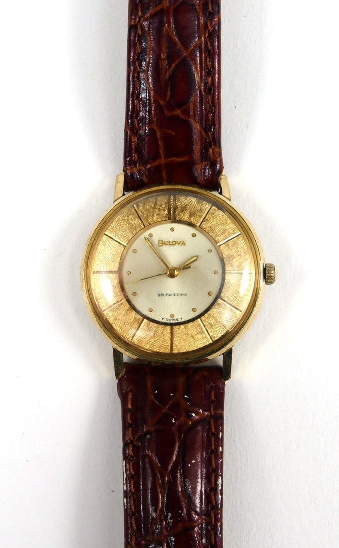 BULOVA GOLD FILLED SELF WINDING WRISTWATCH: Bulova gold filled automatic / self winding wrist watch. Case measures 39mm x 33mm. Overall length 9".