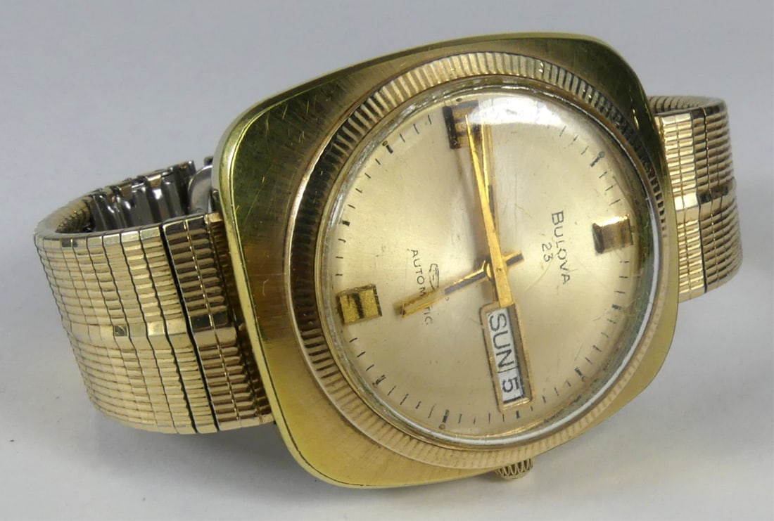 BULOVA SEA KING 'WHALE' AUTOMATIC WRISTWATCH (1 of 5)