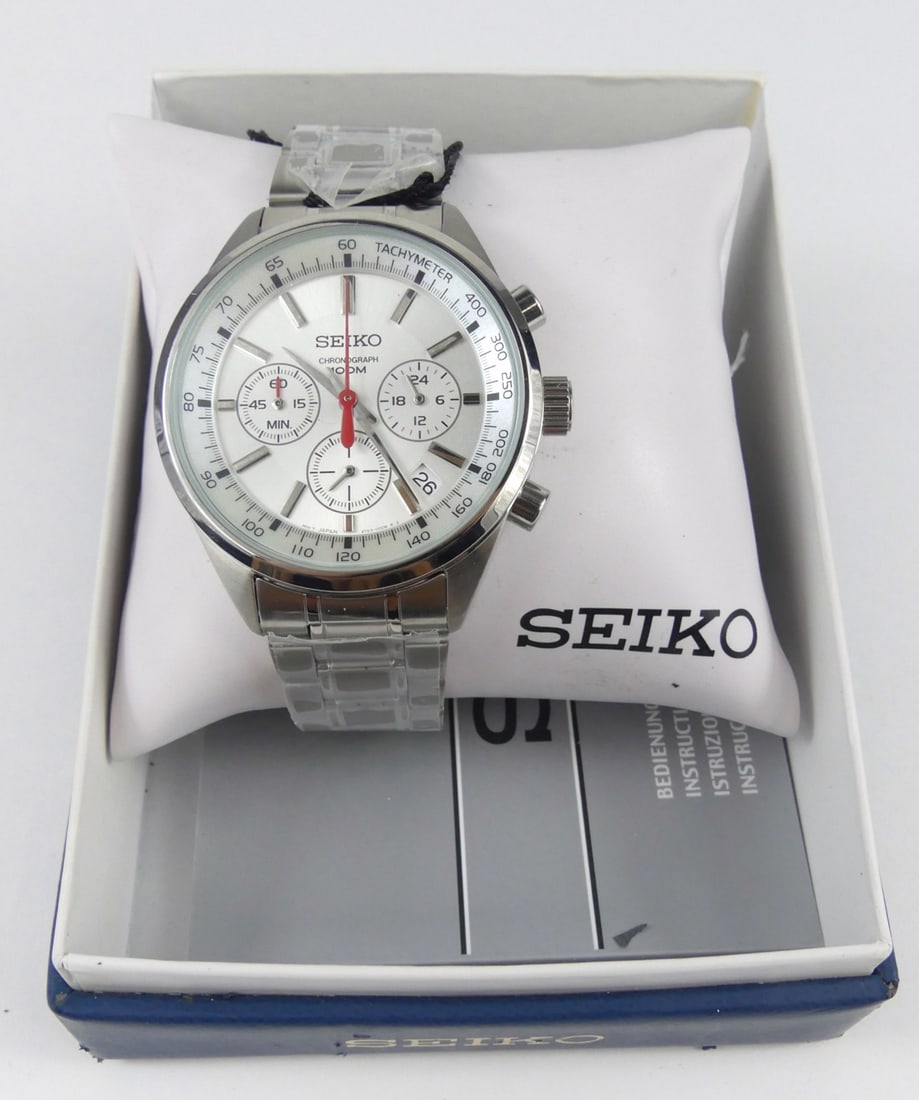 SEIKO STAINLESS STEEL CHRONOGRAPH WRISTWATCH (1 of 7)