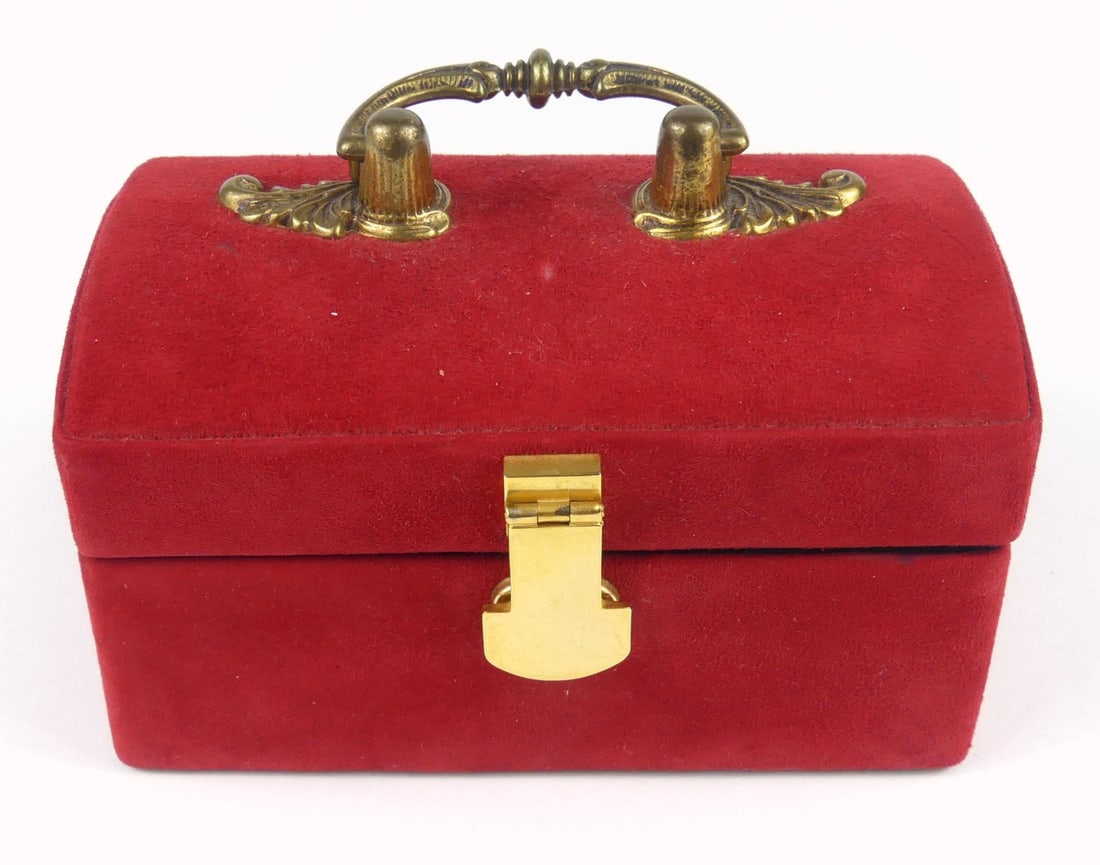 SAKS FIFTH AVENUE CRIMSON SUEDE JEWELRY BOX (1 of 6)