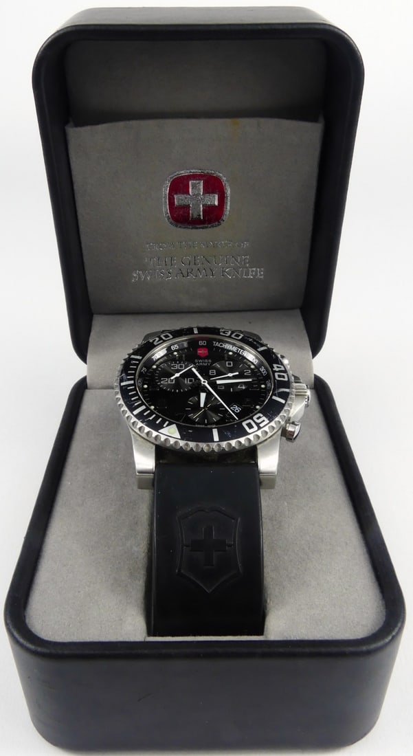VICTORINOX MAVERICK 11 SWISS ARMY CHRONOGRAPH (1 of 8)