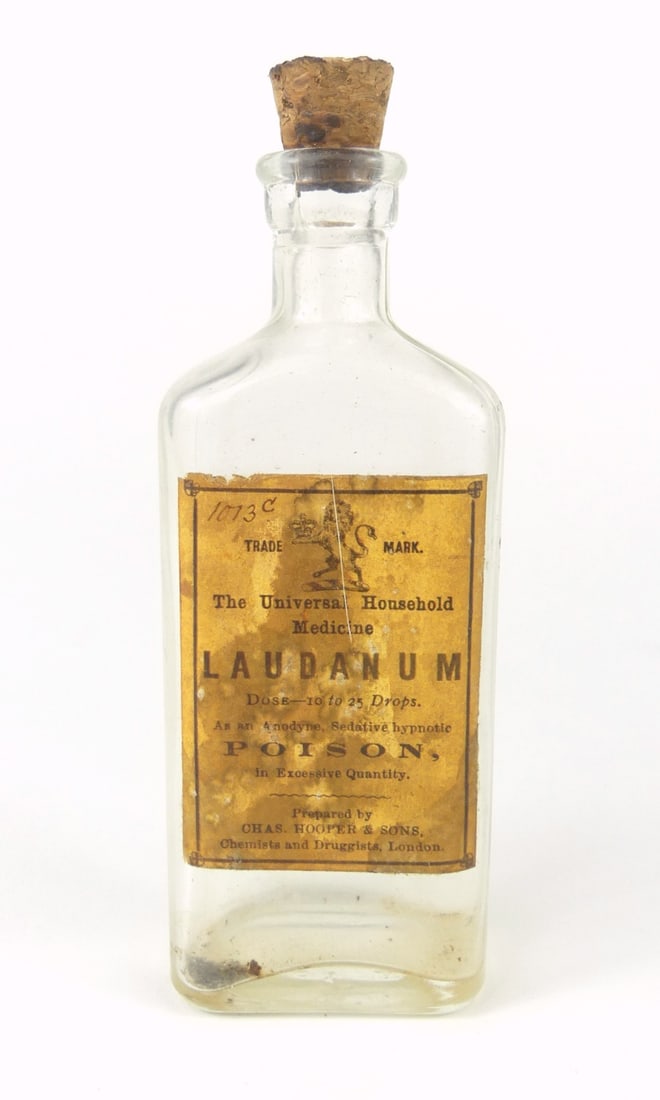 LAUDANUM UNIVERSAL HOUSEHOLD MEDICINE BOTTLE (1 of 7)