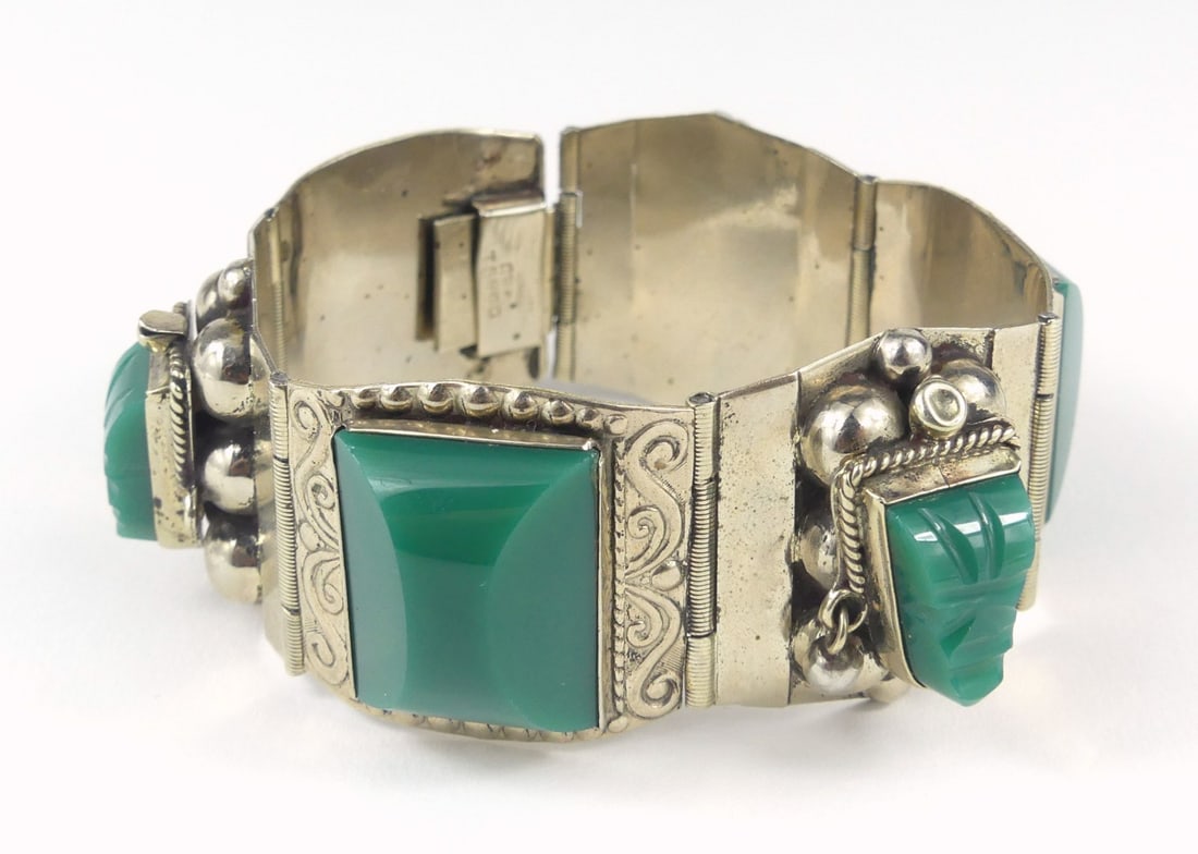 JPR MEXICO BRACELET w GREEN ONYX STONES: Vintage Mexican silver-tone bracelet with large green onyx stones. 7", 6 panels. Marked to underside. Measures 7 3/8" length including clasp. Total weight 63g.