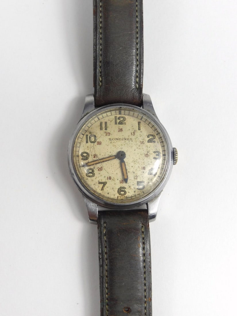 LONGINES WWII BRITISH AIR MINISTRY PILOT'S WATCH (1 of 6)