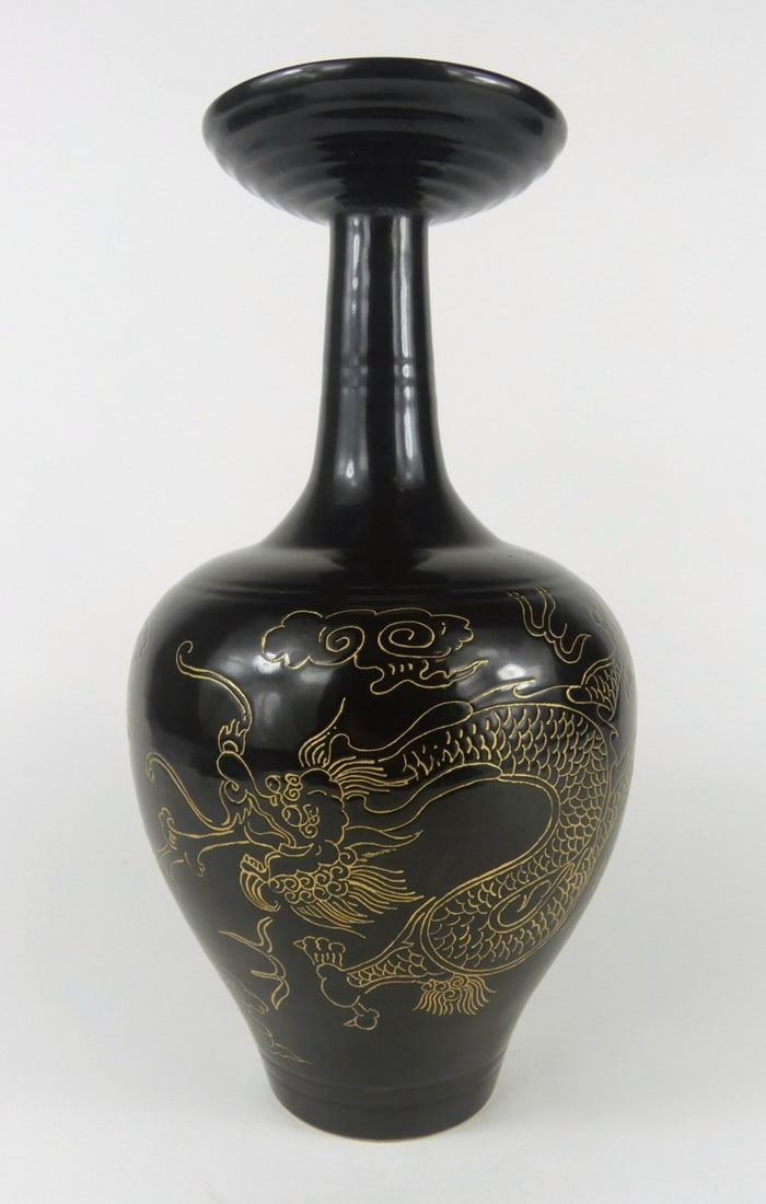 CHINESE BLACK GLAZED PORCELAIN DRAGON VASE (1 of 7)