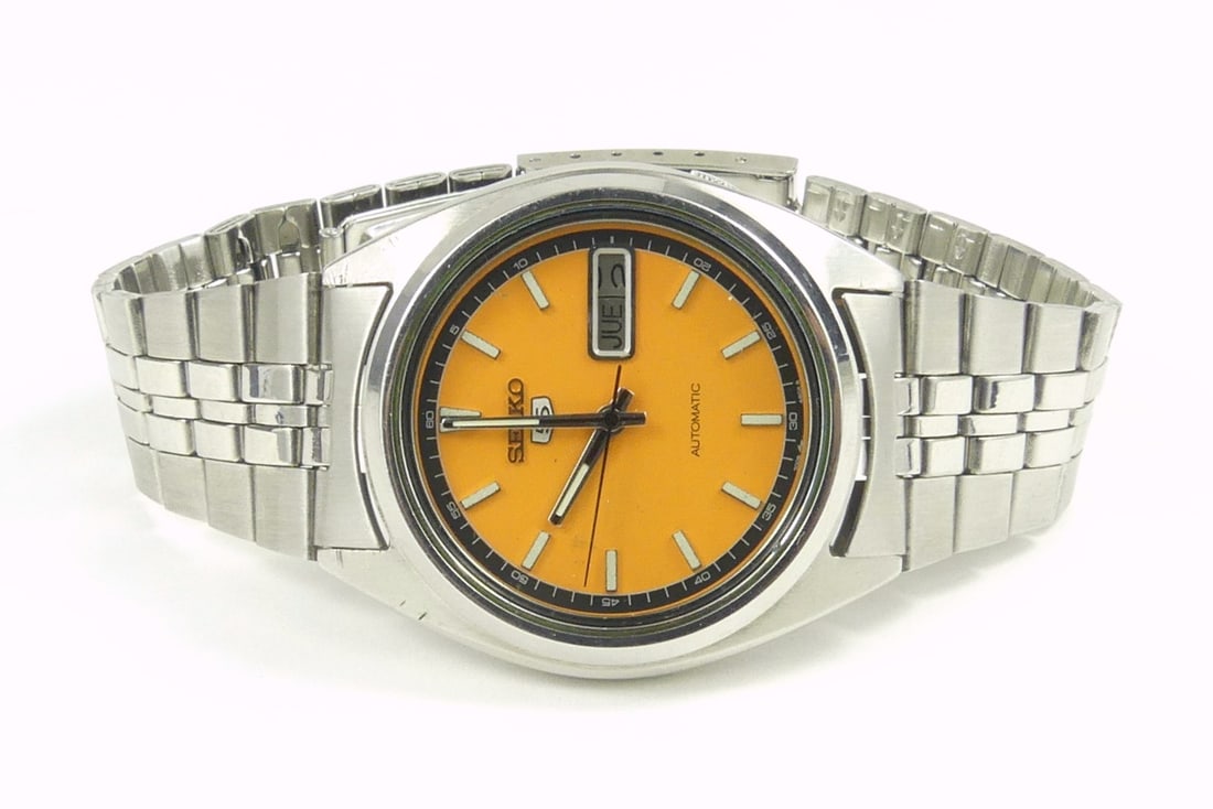 SEIKO 5 AUTOMATIC ORANGE DIAL WRISTWATCH (1 of 6)