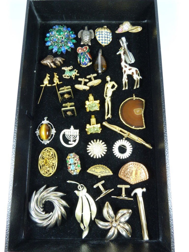 35 PCS ASSORTED COSTUME JEWELRY COLLECTION (1 of 5)