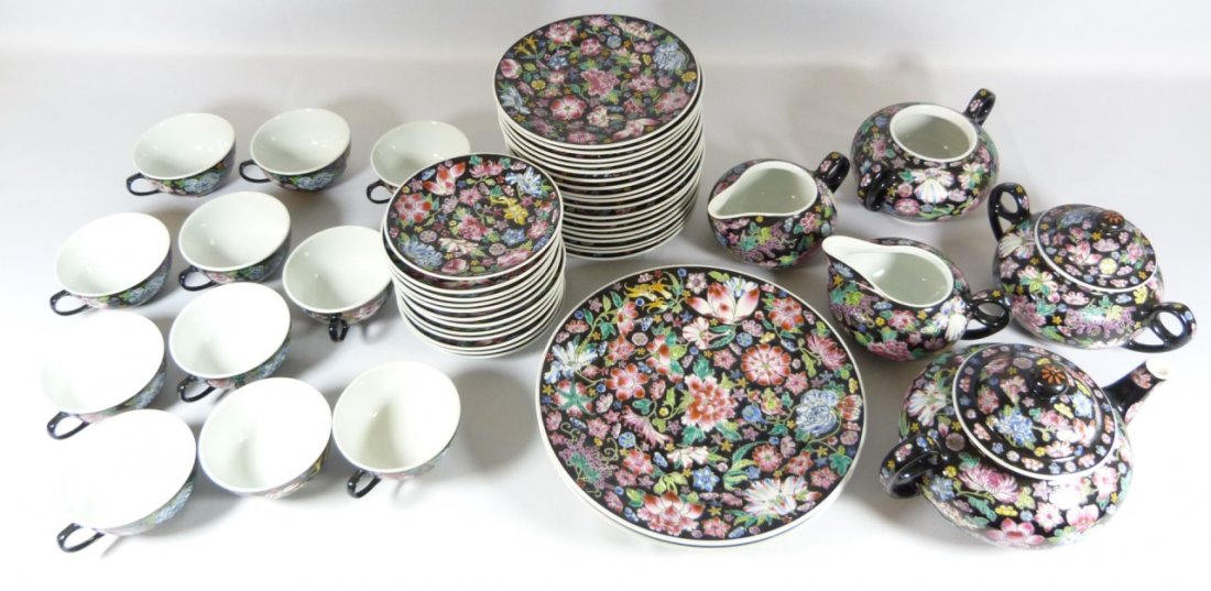 45 PCS 20TH.C MODERN CHINESE FAMILLE NOIR TEA SET (1 of 6)