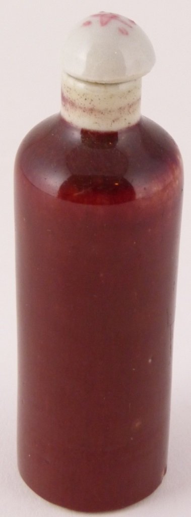 CHINESE SANG DE BOEUF OX BLOOD SNUFF BOTTLE (1 of 8)