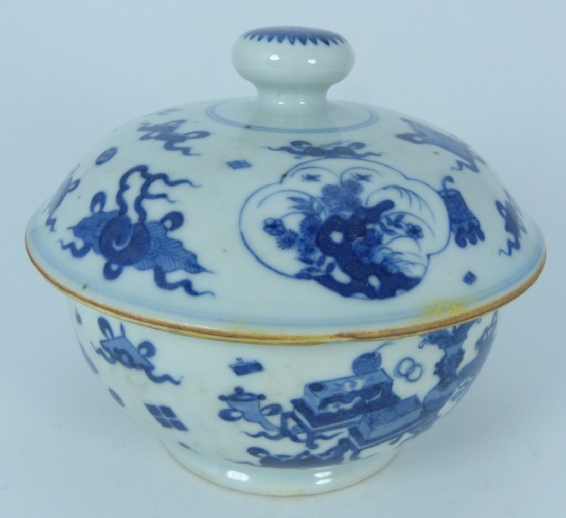 ANTIQUE KANGXI STYLE BLUE & WHITE PORCELAIN BOWL (1 of 6)