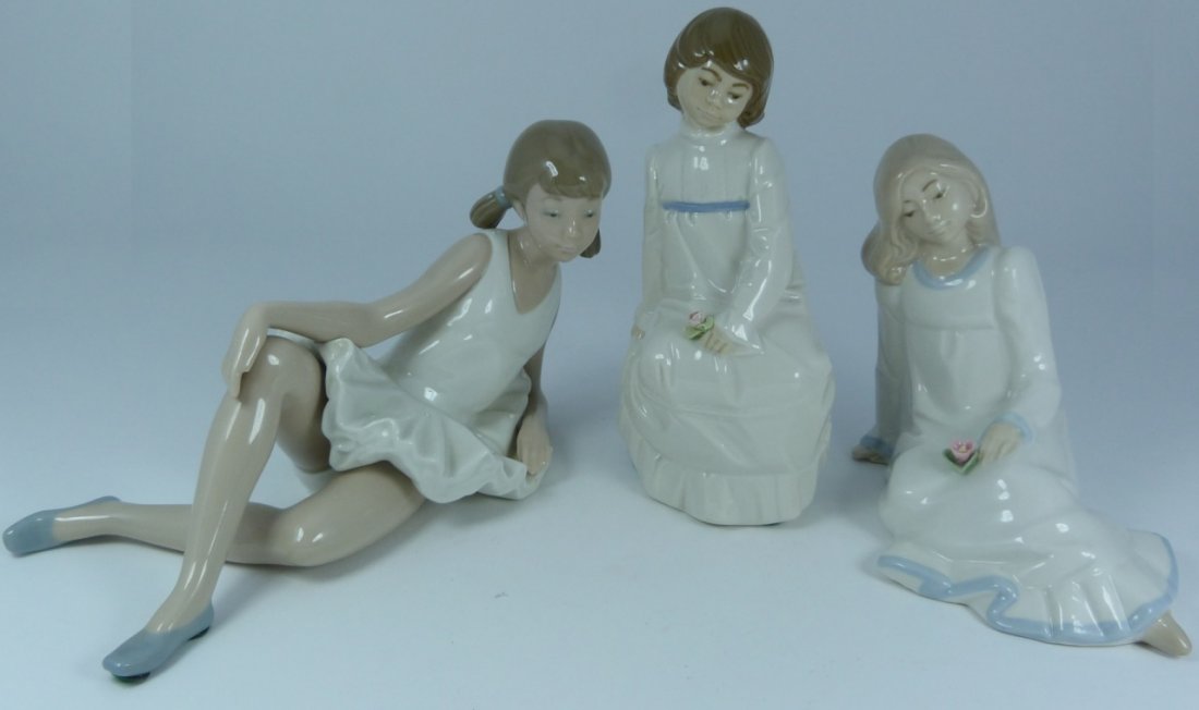 THREE LLADRO STYLE NAO & NADAL PORCELAIN FIGURES (1 of 5)