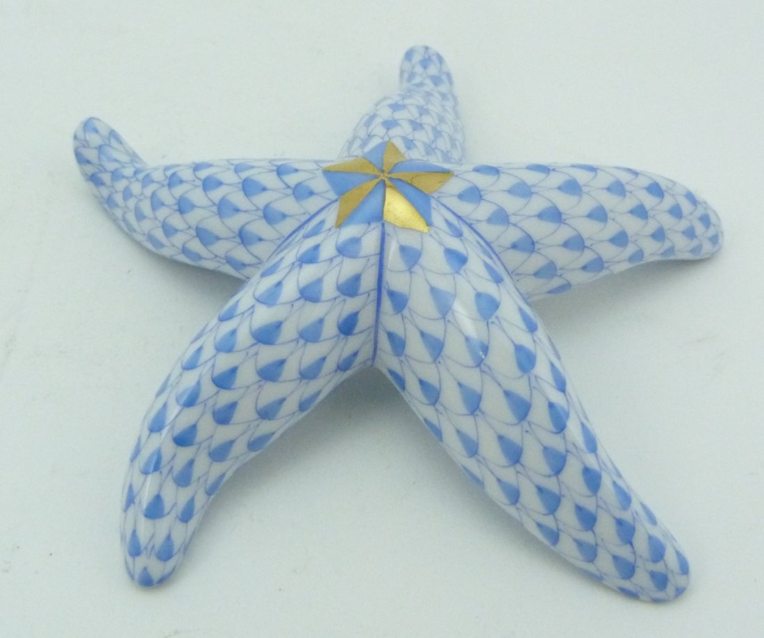 HEREND BLUE FISHNET PORCELAIN STARFISH (1 of 4)