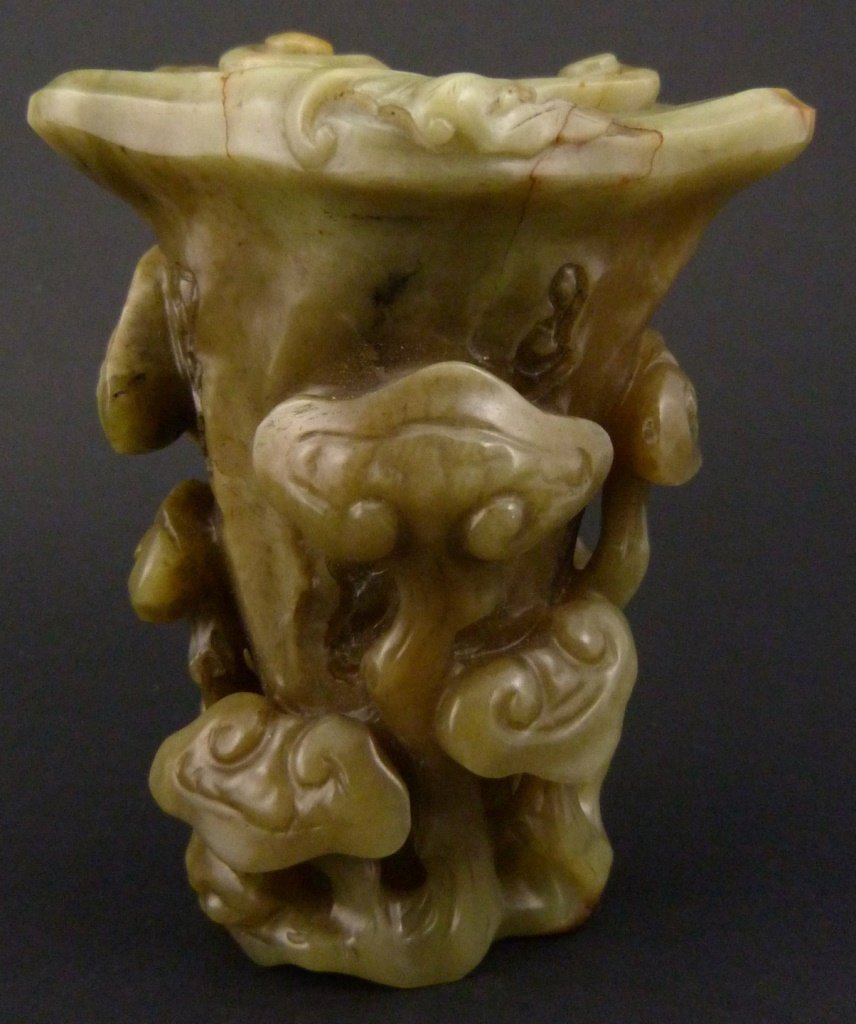 CHINESE YELLOW JADE LINGZHI VASE CARVING (1 of 9)