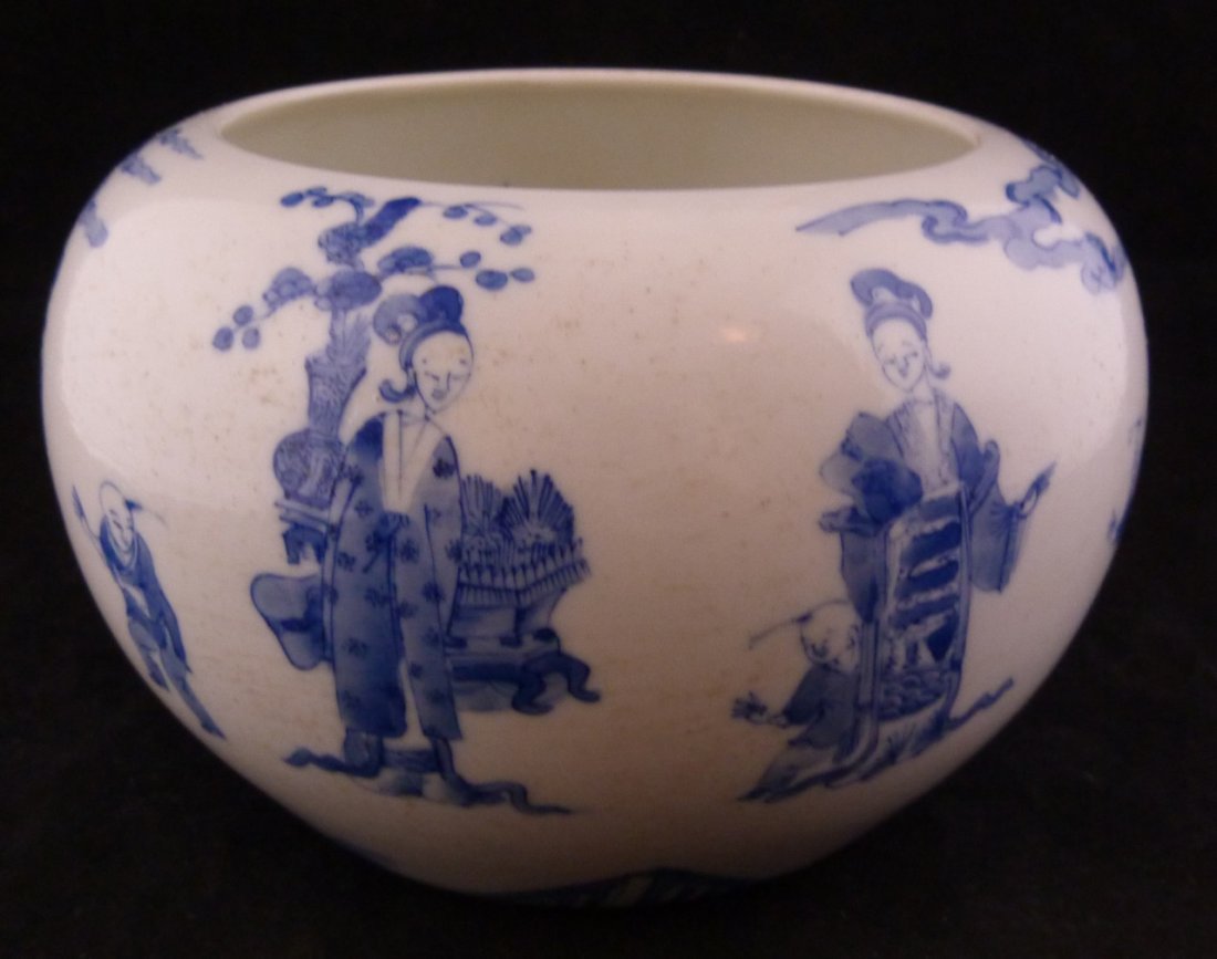 CHINESE QIANLONG BLUE & WHITE BRUSH POT (1 of 5)