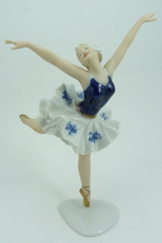 VINTAGE WALLENDORF GERMANY BALLERINA DANCER FIGURE (1 of 8)