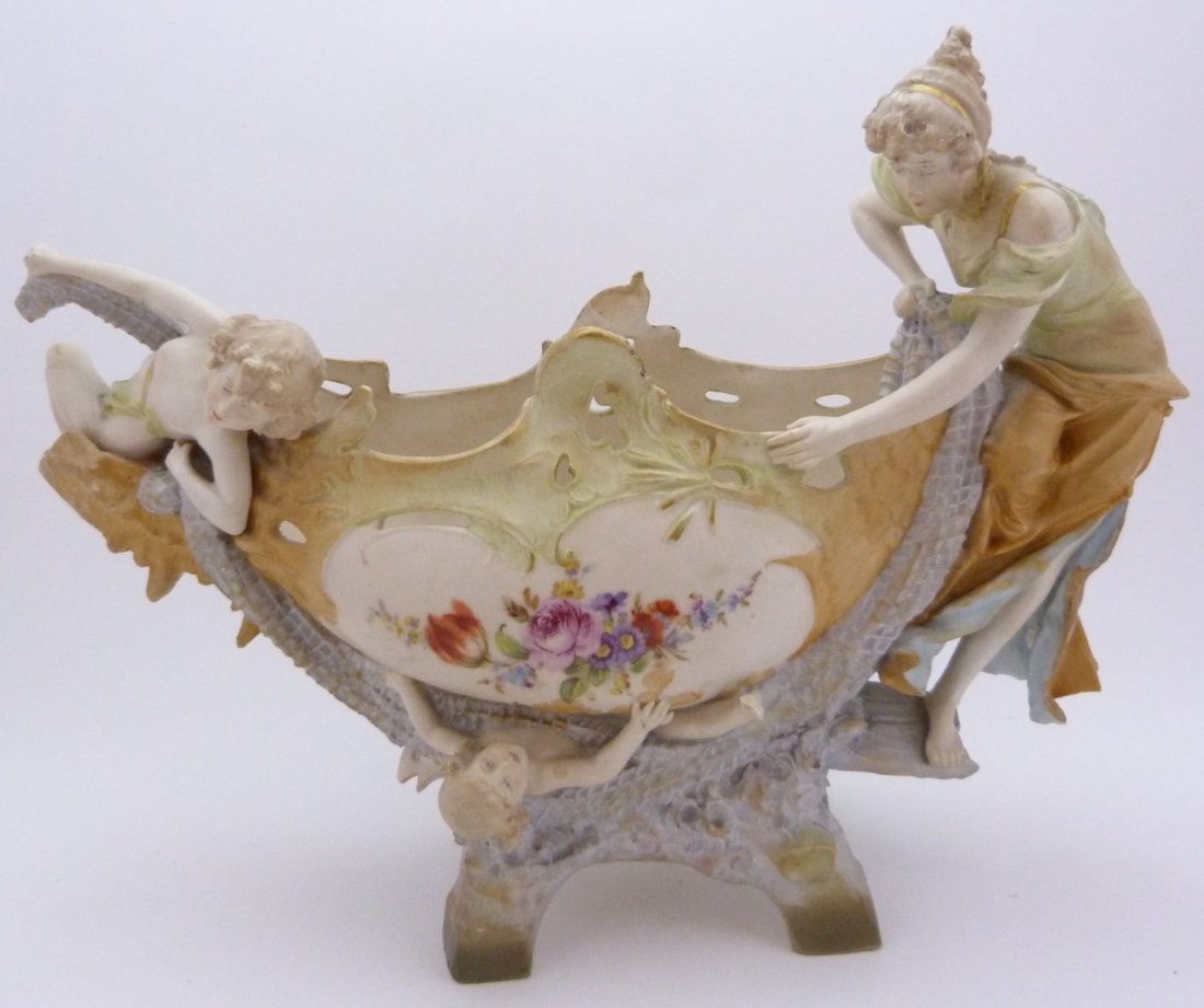 ANTIQUE ART NOUVEAU AMPHORA PORCELAIN CENTERPIECE (1 of 10)