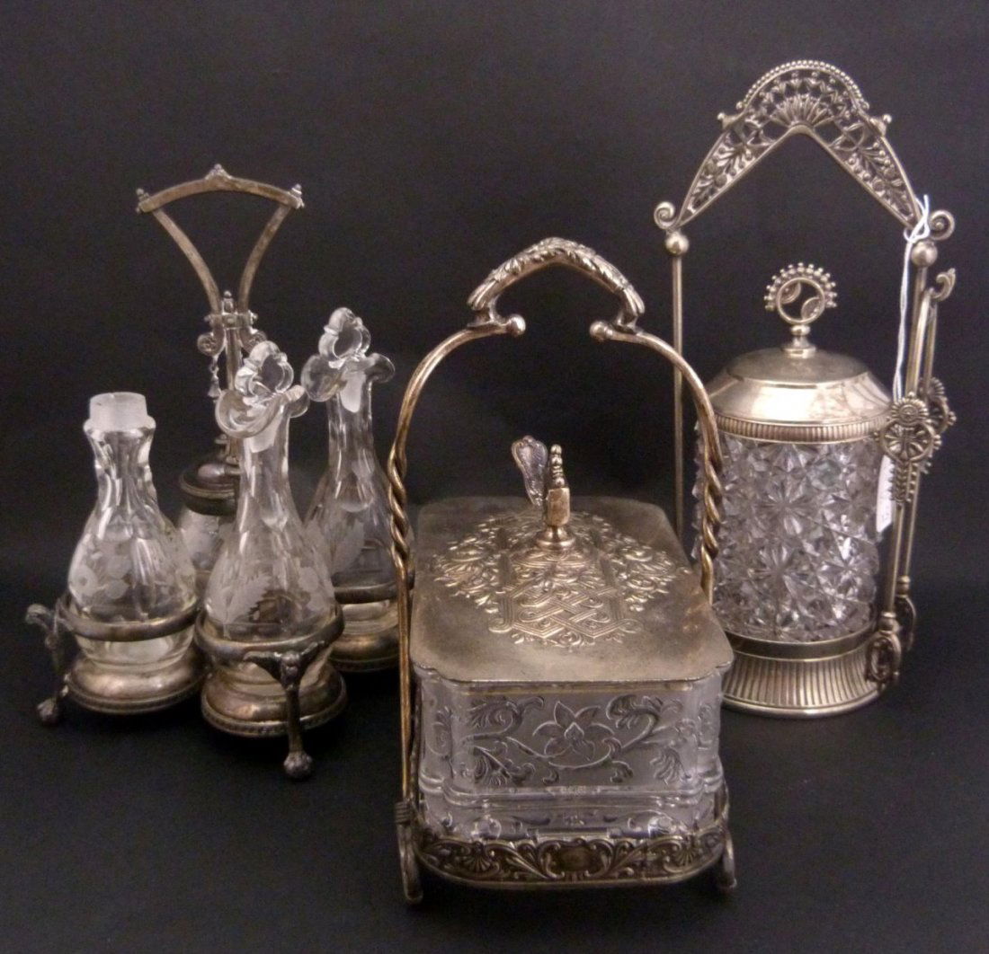MERIDEN & REED AND BARTON SILVERPLATE SERVICE SETS (1 of 10)