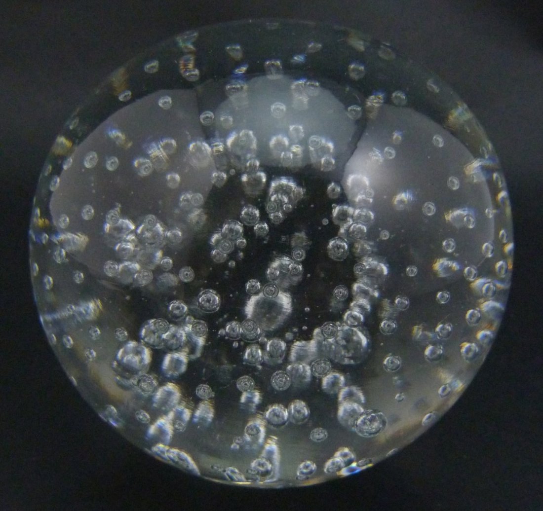 MURANO ITALIAN GLASS CONTROLLED BUBBLE PAPERWEIGHT (1 of 4)