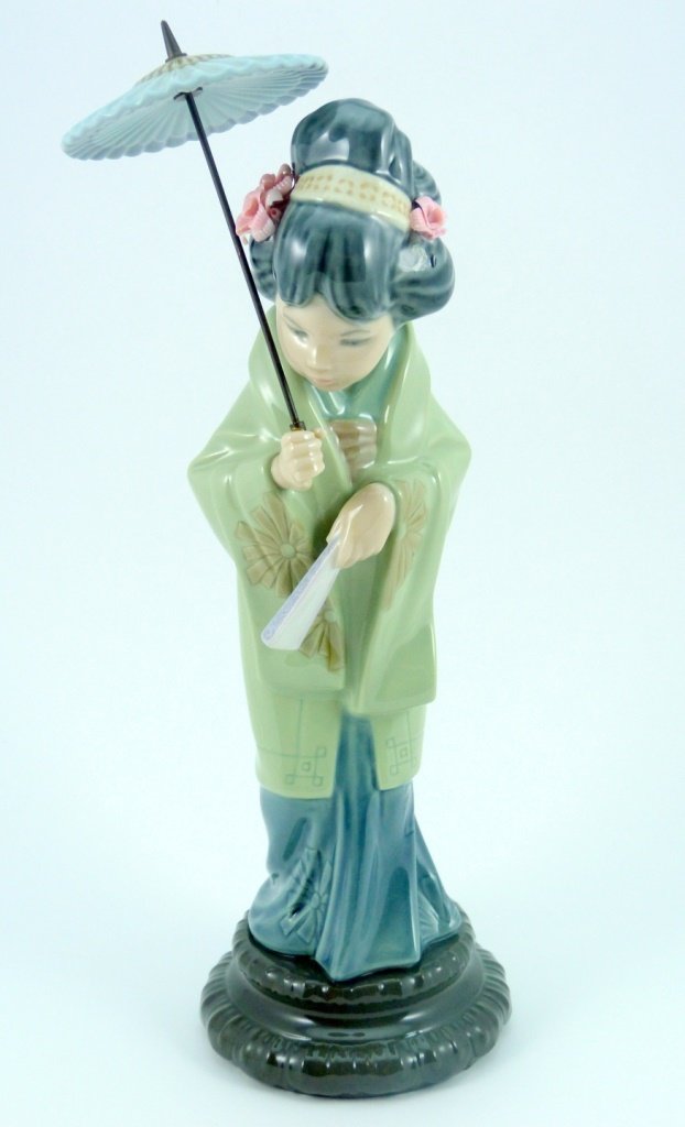 LLADRO #4988 "ORIENTAL SPRING" PORCELAIN FIGURE (1 of 8)