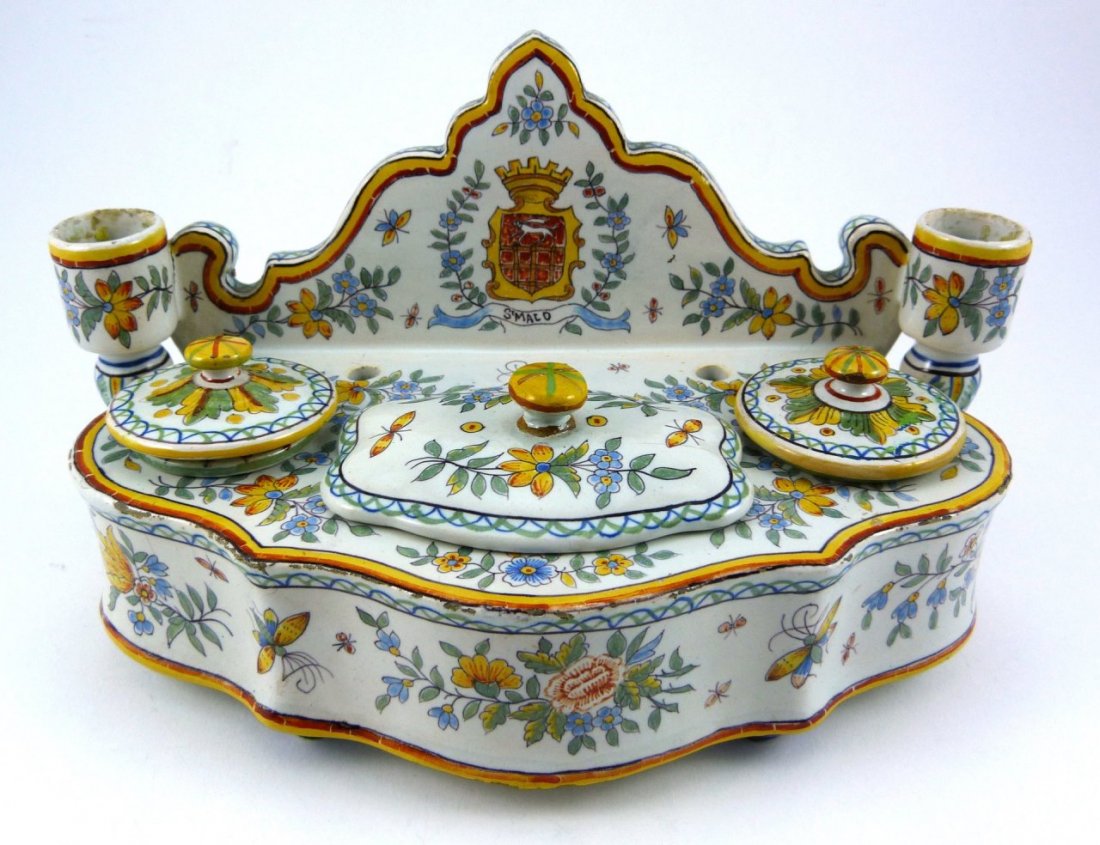 ITALIAN MAJOLICA PORCELAIN INKWELL DESK STAND: Italian Majolica porcelain antique inkwell and includes a ink blotter,letter opener, and a pair of reading glasses. Measures 9" (23cm) width by 5" (13cm) height.