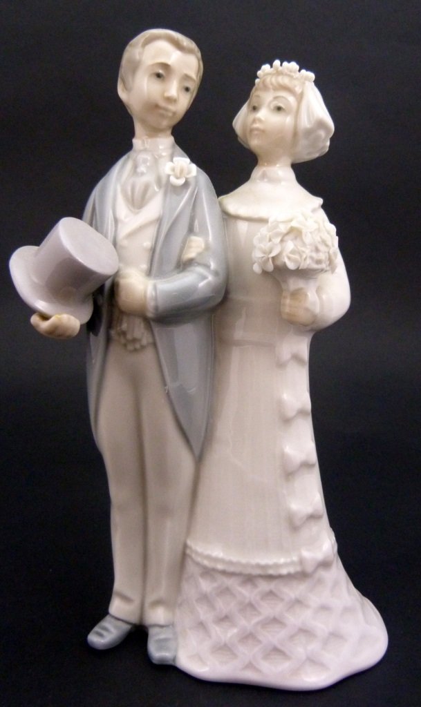 LLADRO WEDDING COUPLE #4808 PORCELAIN FIGURE (1 of 7)