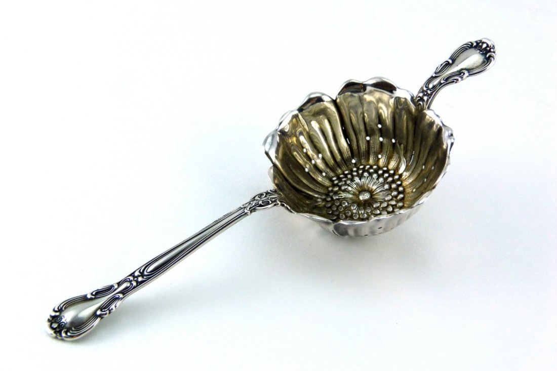 GORHAM CHANTILLY STERLING SILVER TEA STRAINER (1 of 7)