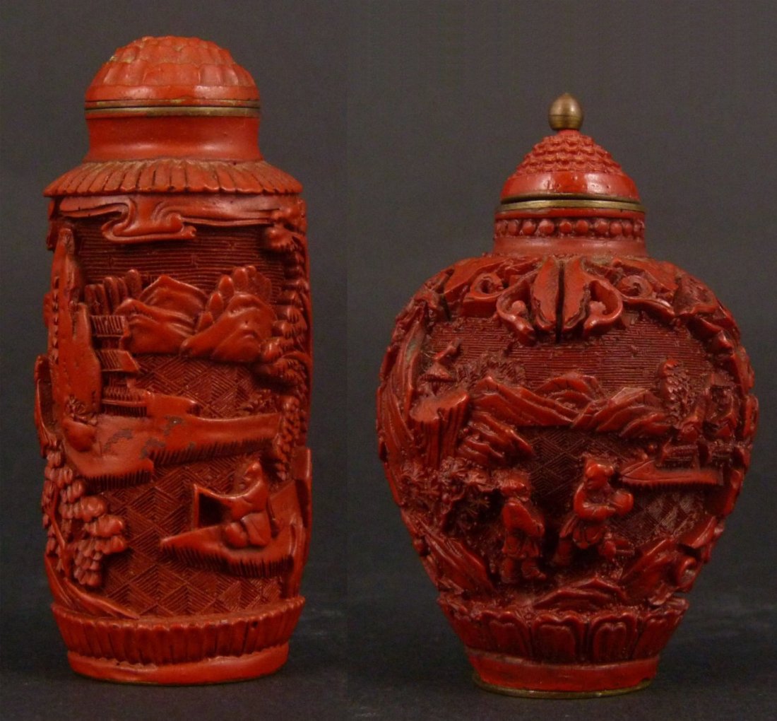 TWO ANTIQUE CHINESE CINNABAR SNUFF BOTTLES (1 of 8)