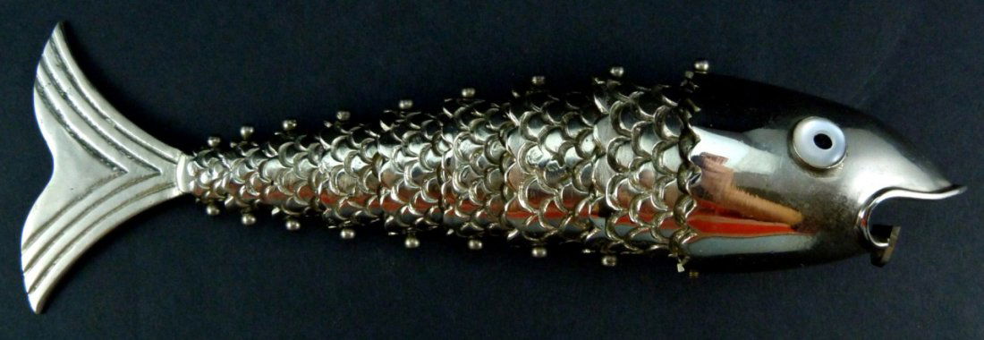 GUCCI ITALIAN PEWTER BOTTLE OPENER (1 of 3)