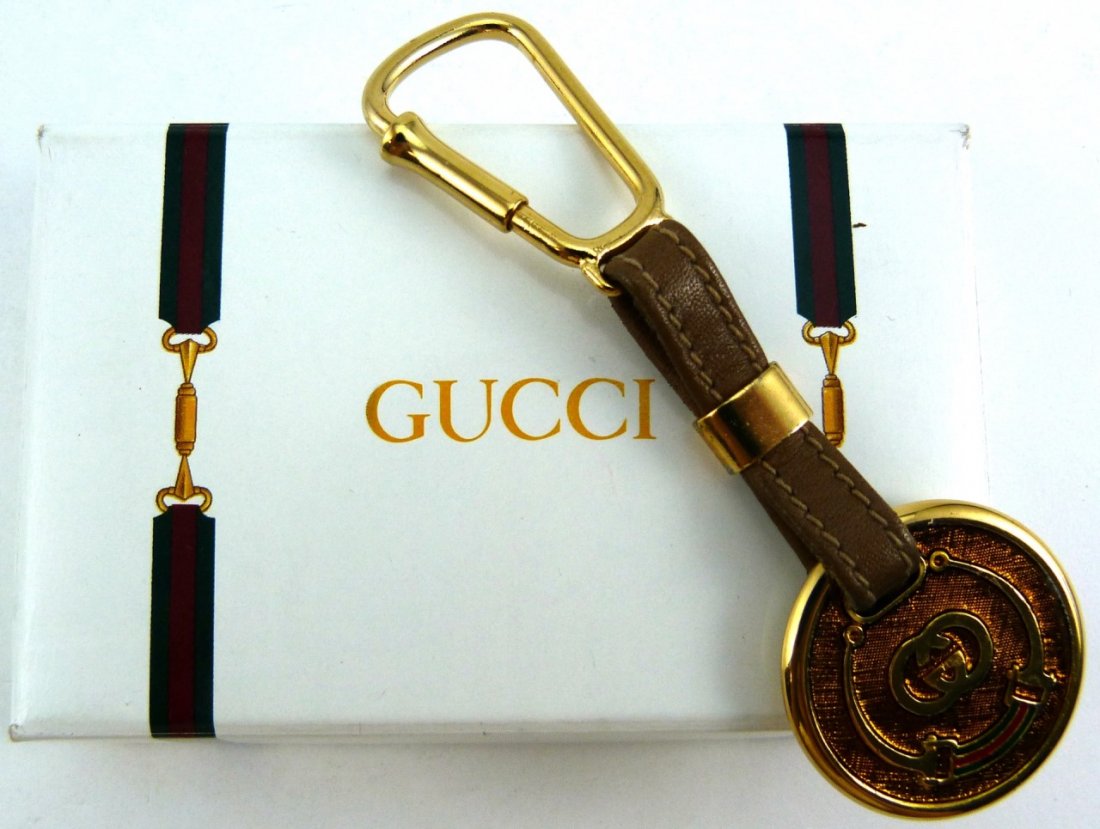 GUCCI LEATHER AND METAL KEYCHAIN w BOX (1 of 7)