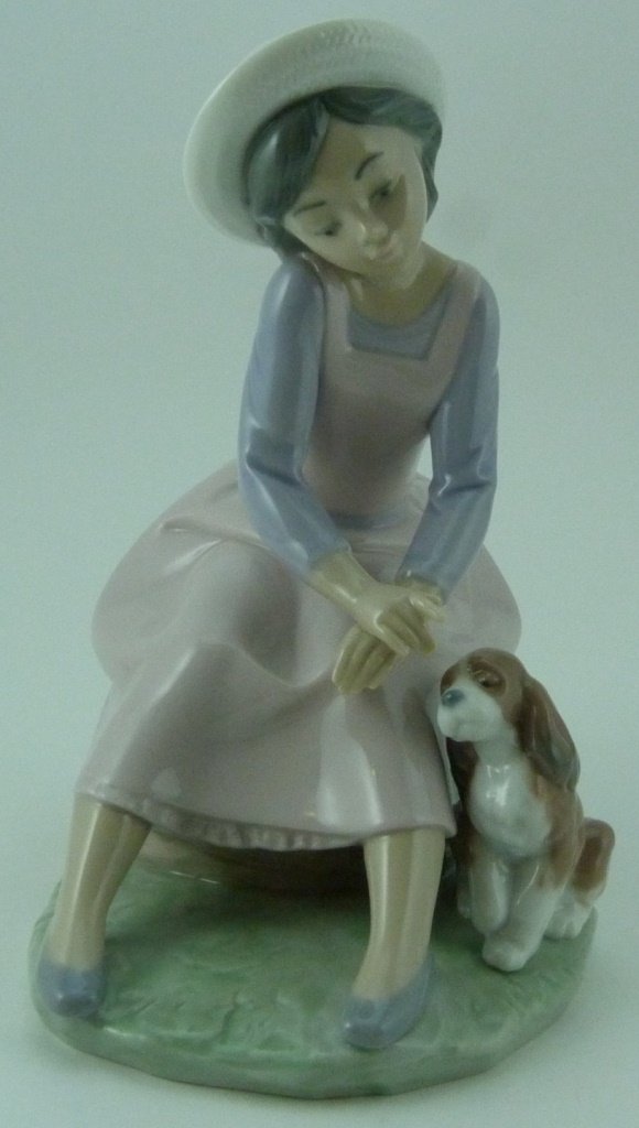 LLADRO "BY MY SIDE" PORCELAIN FIGURINE #7645 (1 of 6)