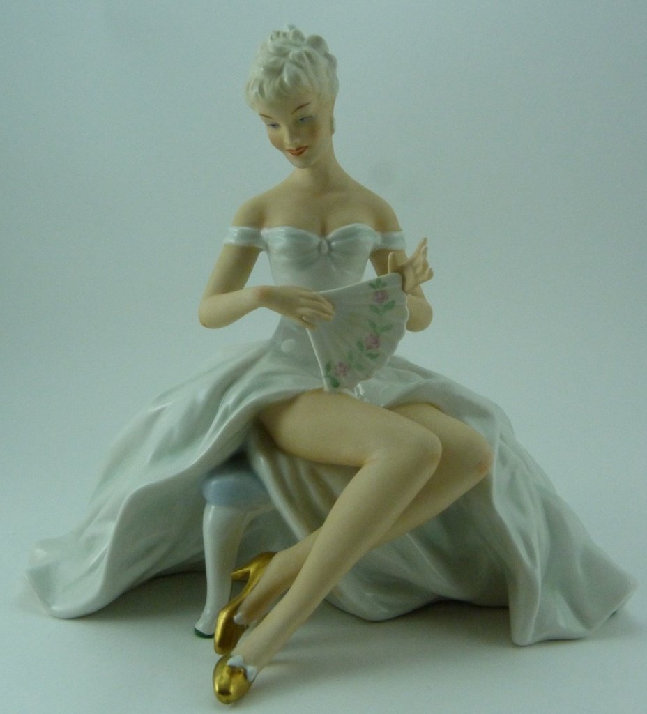 SCHAUBACH KUNST DANCER PORCELAIN FIGURINE #1590 (1 of 4)
