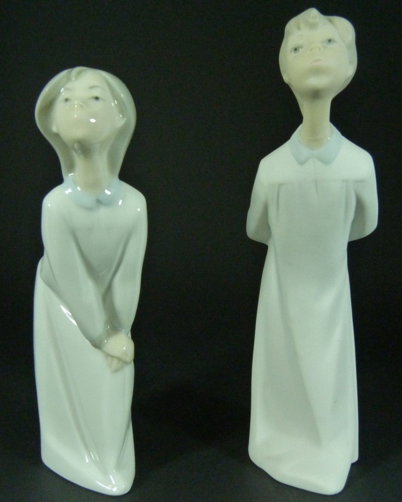 2 pc LLADRO PORCELAIN RETIRED BEDTIME FIGURINES (1 of 10)