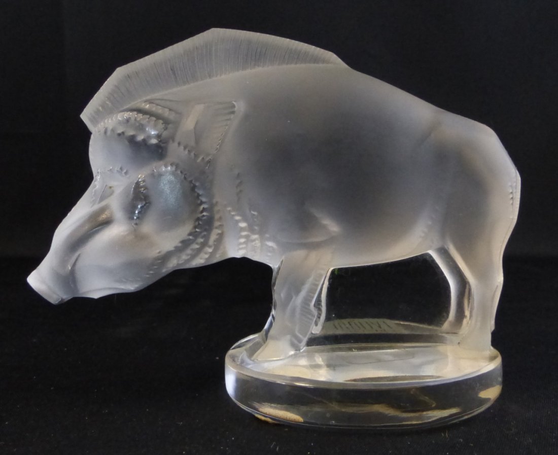 LALIQUE FRANCE FROSTED CRYSTAL BOAR: Lalique France frosted crystal hog / boar figurine. Measures 3 1/2" (9cm) width, total weight 238g.