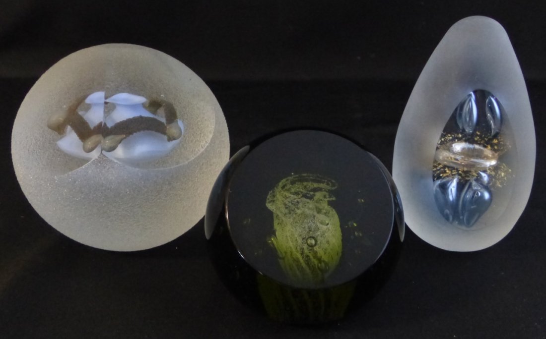 3pc SIGNED STUDIO ART GLASS PAPERWEIGHTS (1 of 10)