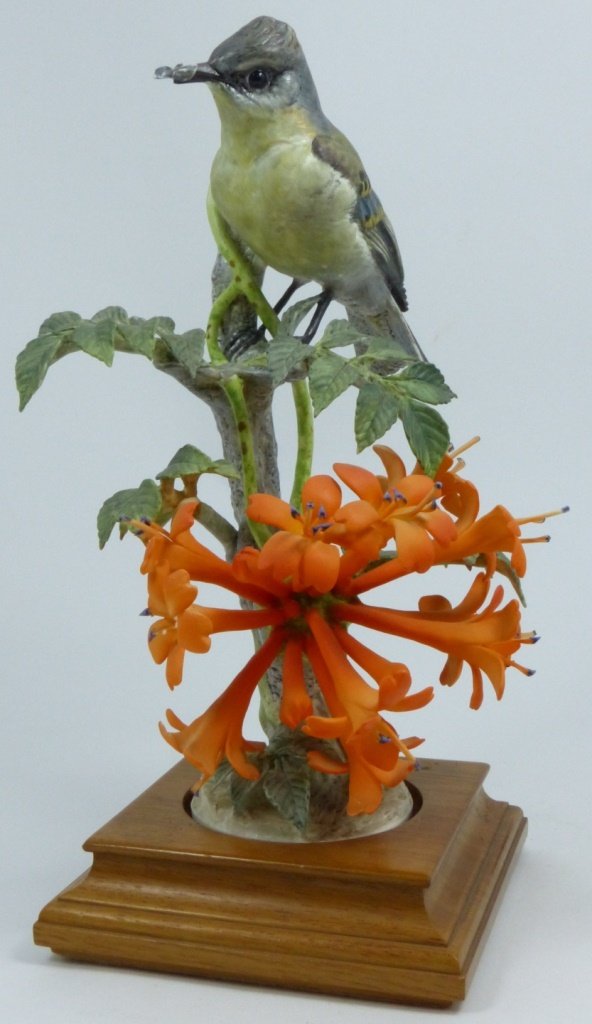 ROYAL WORCESTER FINE PORCELAIN BIRD w FLOWER: Royal Worcester "Phobe Sayornis Phobe & Flame Vine" limited edition fine porcelain bird sculpture. Signed by artist. Measures approx 11" (28cm) including wood base.