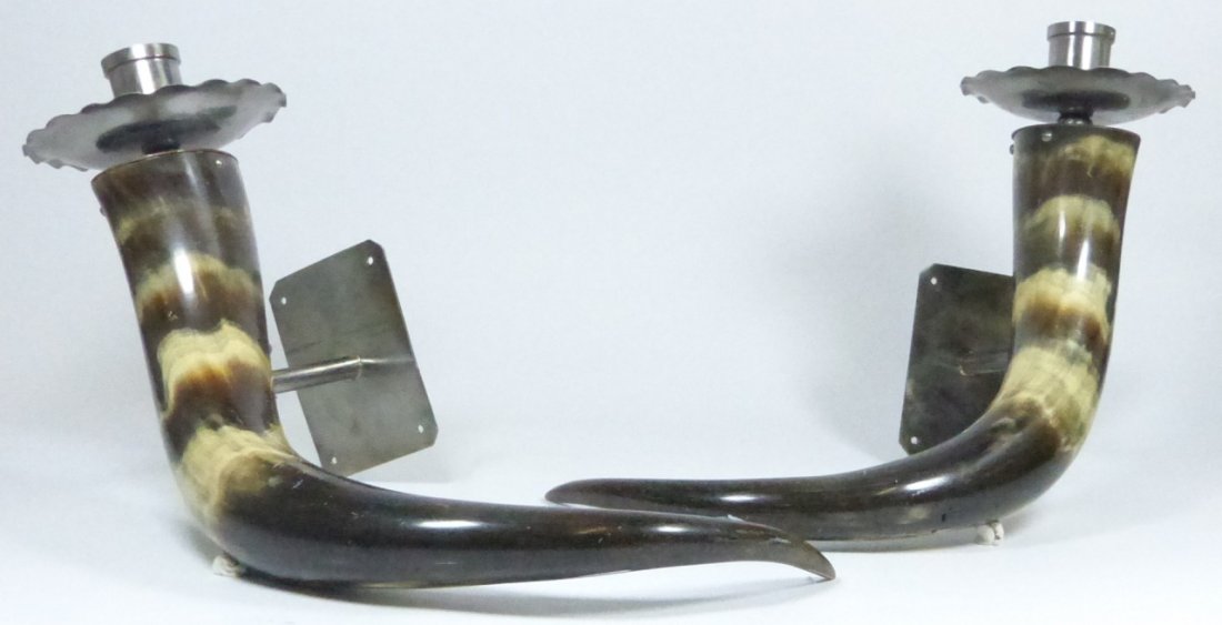 PAIR VINTAGE COW HORN CANDLE SCONCES: Pair of beautiful vintage cow horn and white metal candle sconces. Horn measures approx 19" (48cm).