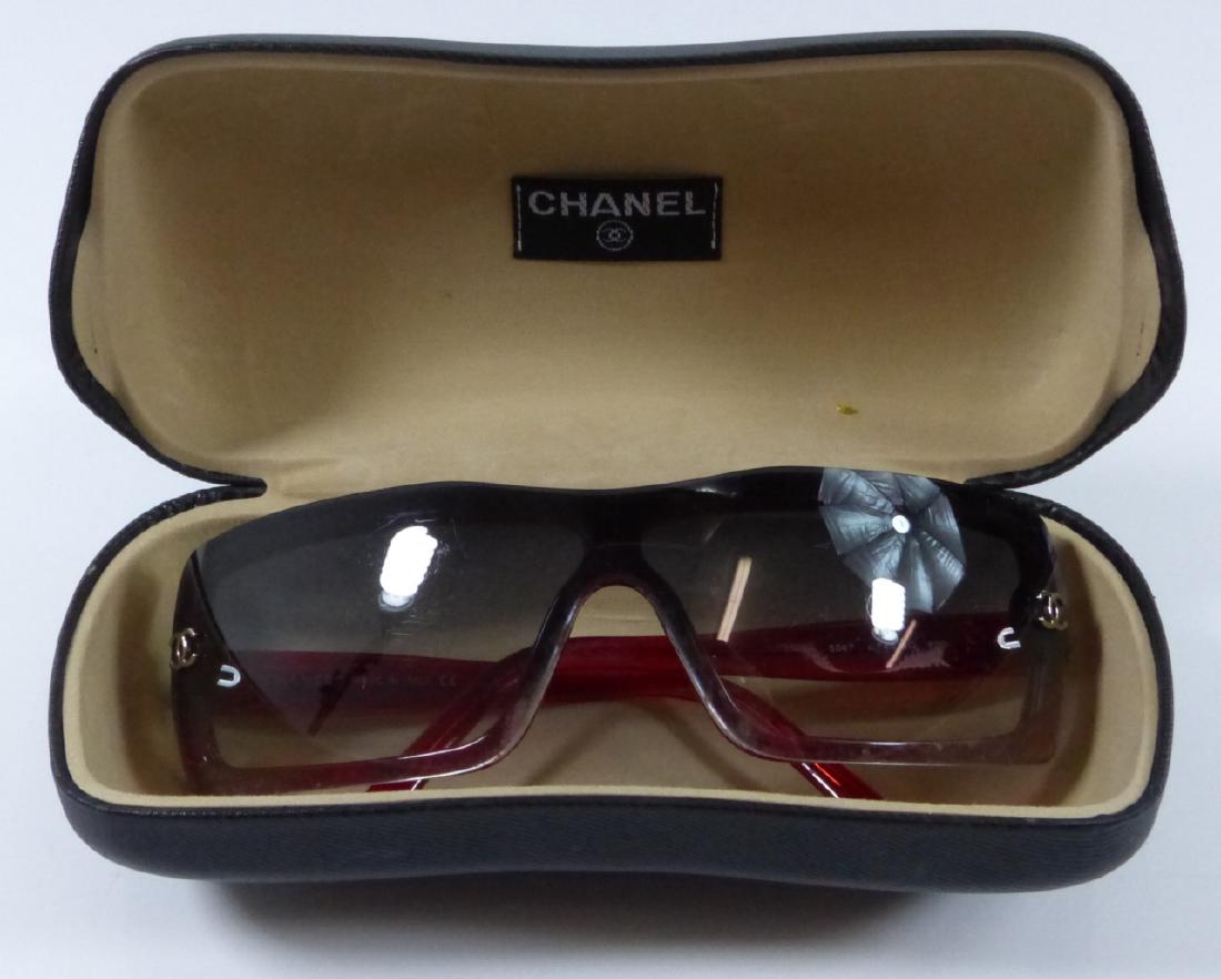 CHANEL VINTAGE RED SUNGLASSES w CASE (1 of 7)
