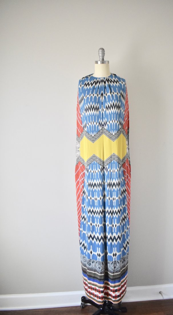 NWT $2800 Etro Made in Italy Slinky Print Dress: NWT $2800 Etro Made in Italy Slinky Unlined Multi Print Bohemian Dress Gown 44Size 44(EU)Measurements Pit to pit22.5 Across Waist23.75 Across Hips23.75 Total Length63.75