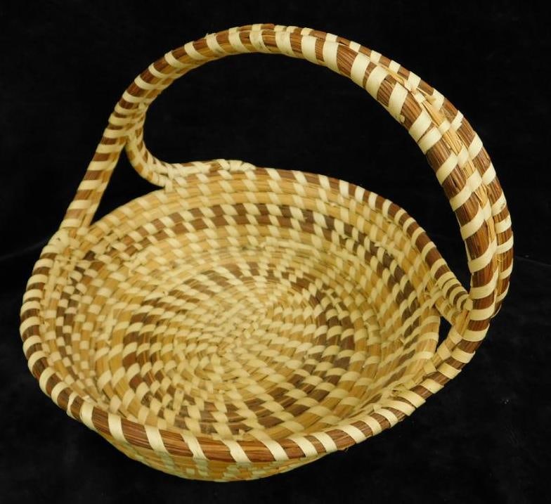Charleston Sweetgrass Handled Basket - 7.5" x 9" (1 of 7)
