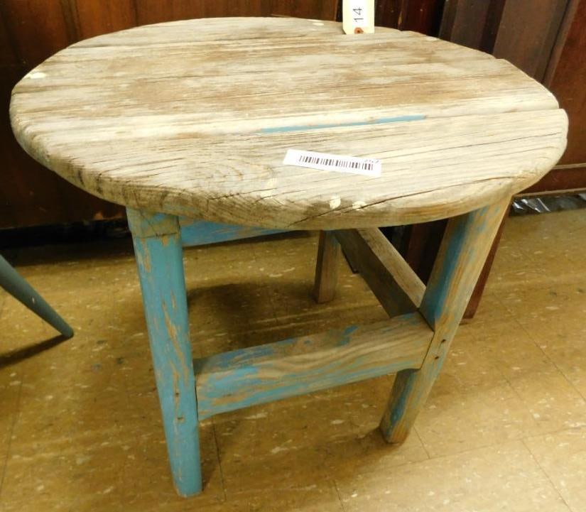 Primitive Round Table: 21" x 21"