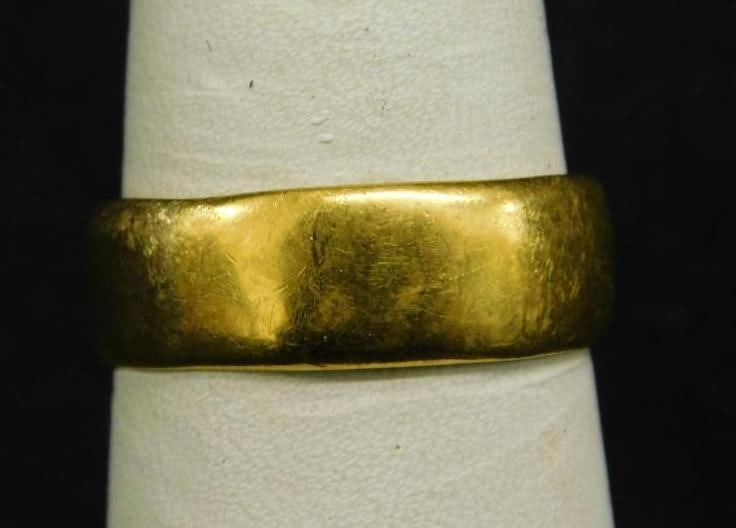 22K Yellow Gold - Ring - Size 8.5 - Band - 5.6 Grams (1 of 5)