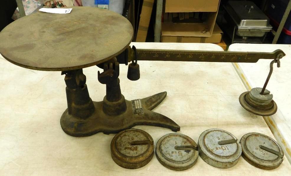 Vintage Fairbanks and Morse Co. - 35 Pound Scale with Weights - 9.5" x 23.5" x 9.75" (1 of 10)