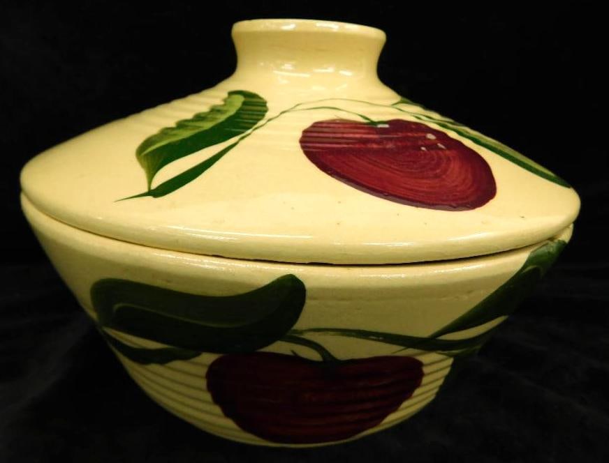 Watt Ware - Apple Pattern #601 - 6" x 9" Covered Bowl (1 of 7)