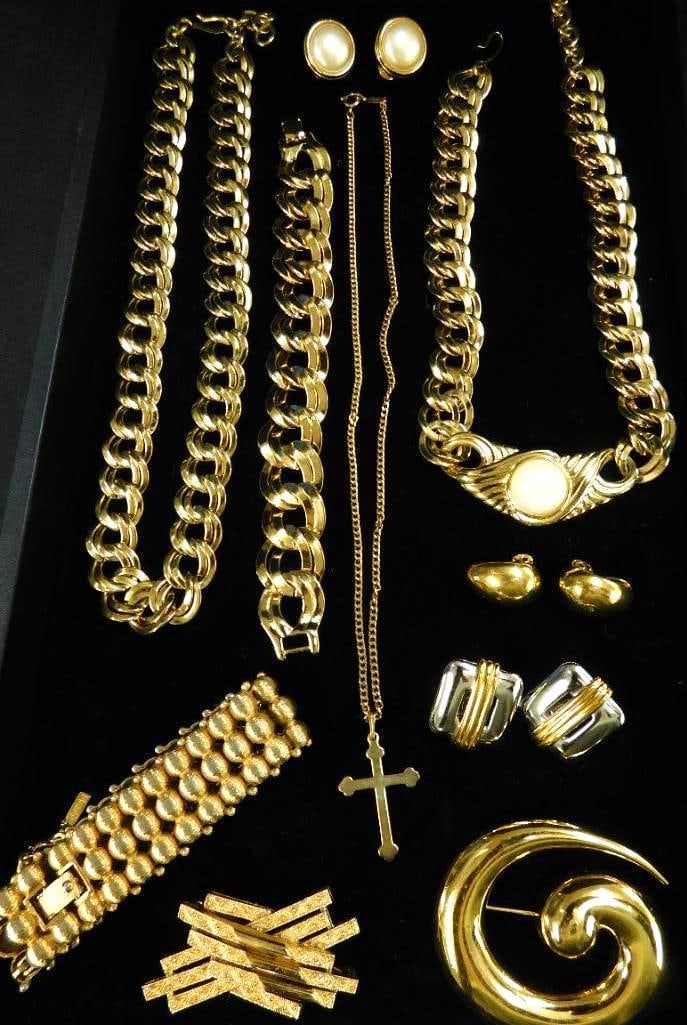 Costume Jewelry - All Signed Monet: See Photos For Condition and Details