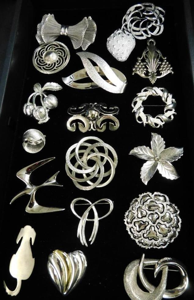 Costume Jewelry - Silvertone Brooches - Some Signed - Sarah Coventry - Roget (1 of 10)