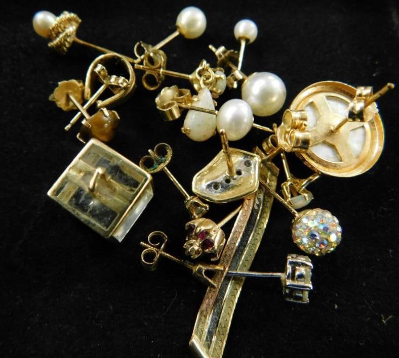 14K Yellow Gold - Scrap - 9.5 Grams TW - Inc. Pascal Morabito Charm: See Photos For Condition and Details