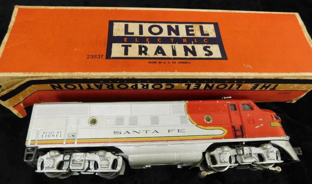 Lionel - O Gauge Model Trains - 2353T - Santa Fe F3 Diesel Locomotive (1 of 9)