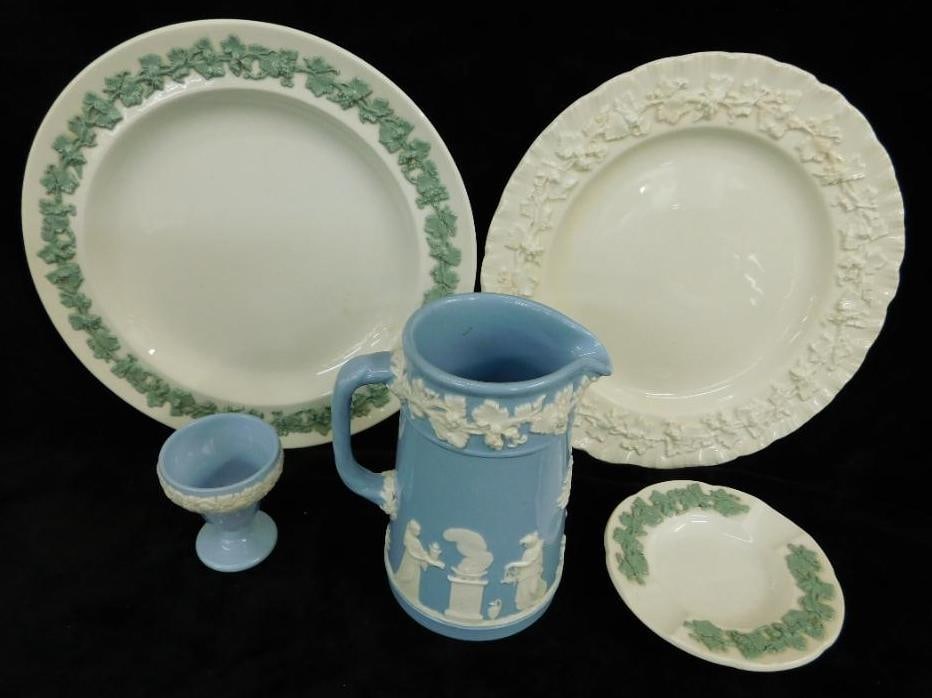 Wedgwood Pottery - England - Queensware - Misc. - 2 Plates - Egg Cup - Pitcher (1 of 9)