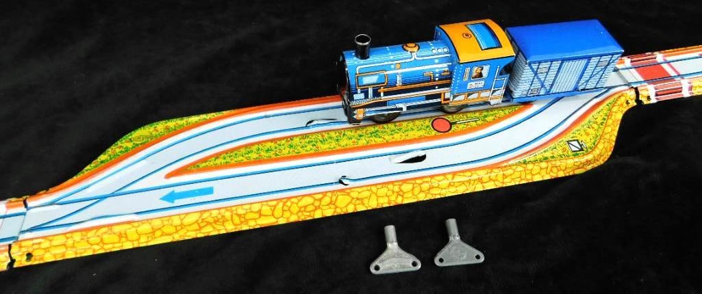 Vintage Tolato Mozdony Litho Tin Wind Up Train Set with 2 Keys - 42.5" x 3.5" (1 of 13)