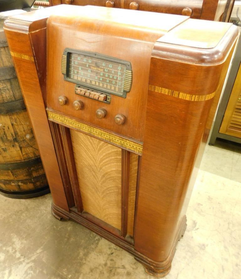 Vintage Truetone Floor Model Tube Radio - As Is - 38" x 25" x 11" (1 of 10)